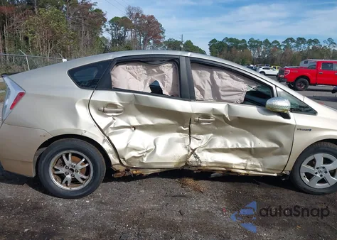 2010 Toyota Prius Iii z USA, uszkodzony, nr VIN JTDKN3DU4A0064827